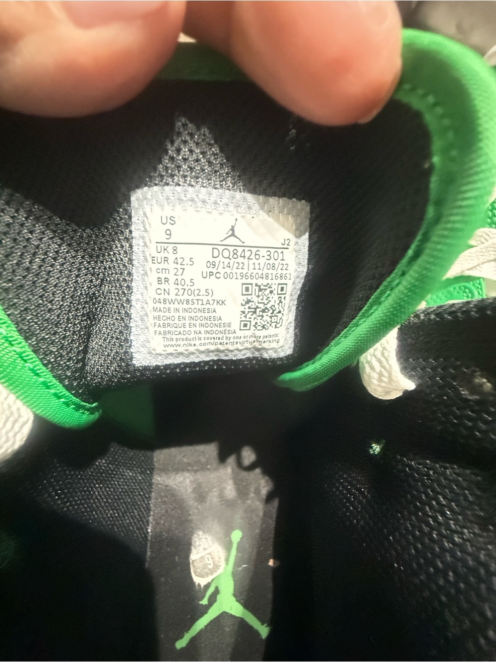 Jordan men’s Green & White High-Top Sneakers - Picture 3 of 3